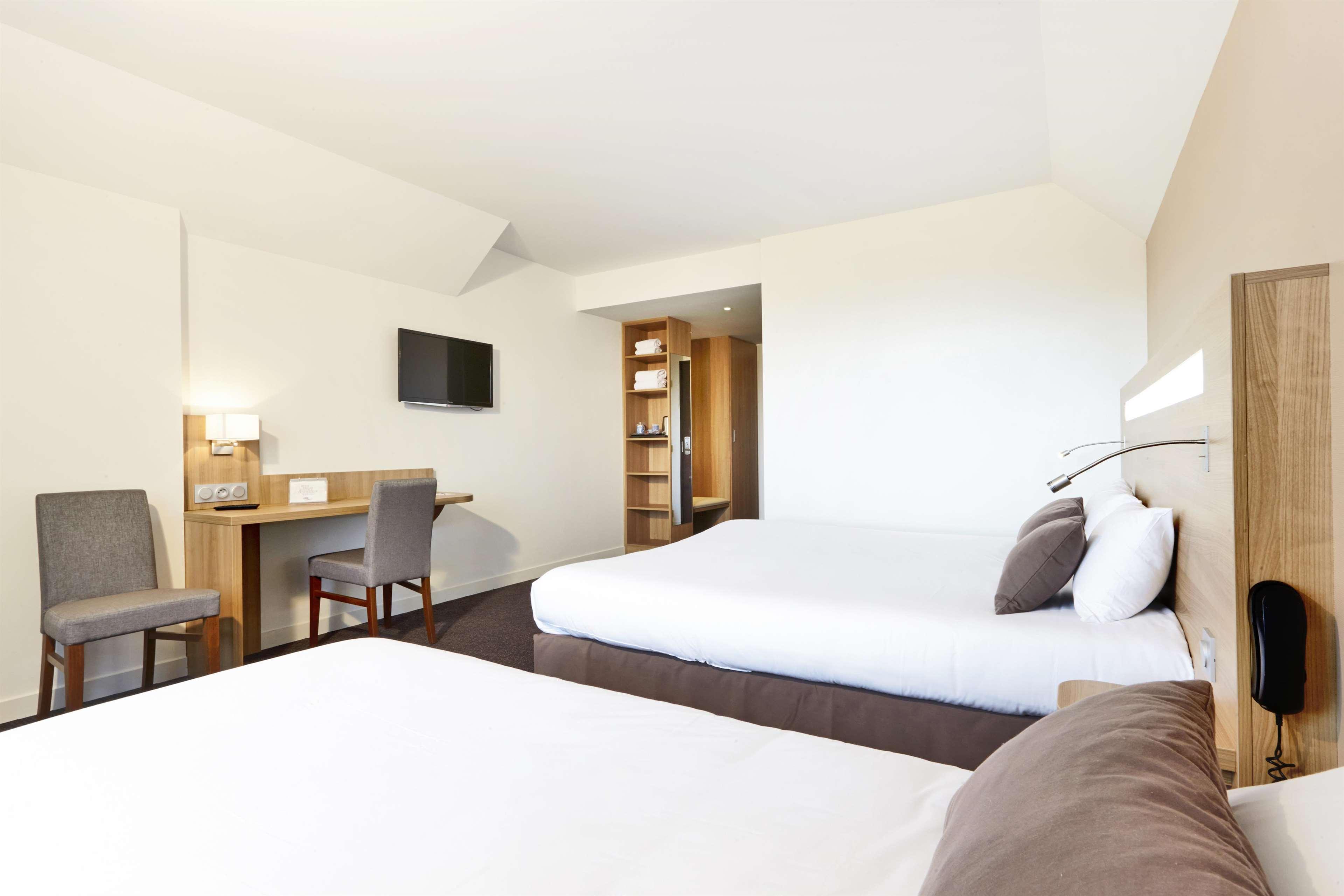 Kyriad Hotel Laval Laval  Exterior photo