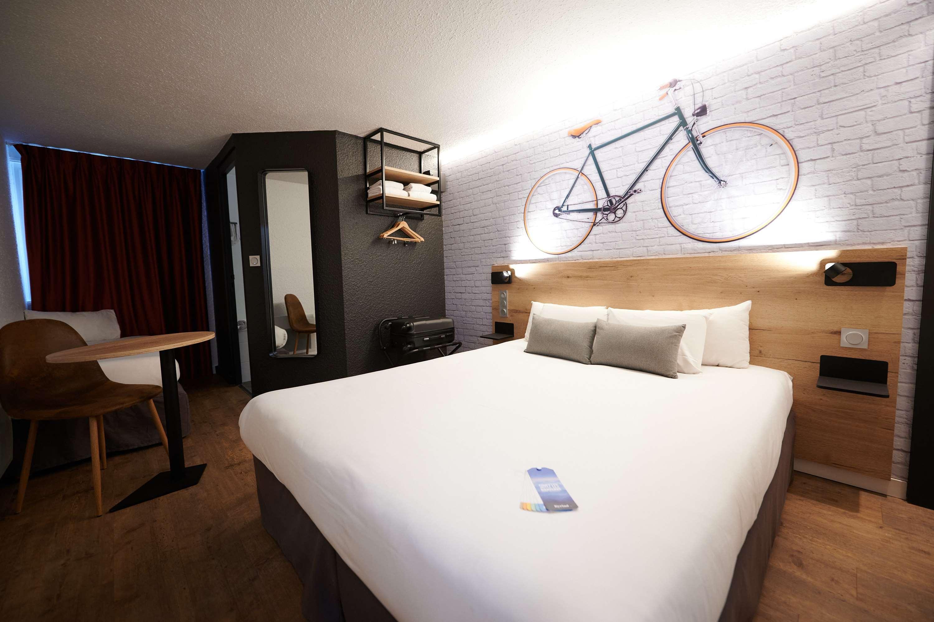 Kyriad Hotel Laval Laval  Exterior photo