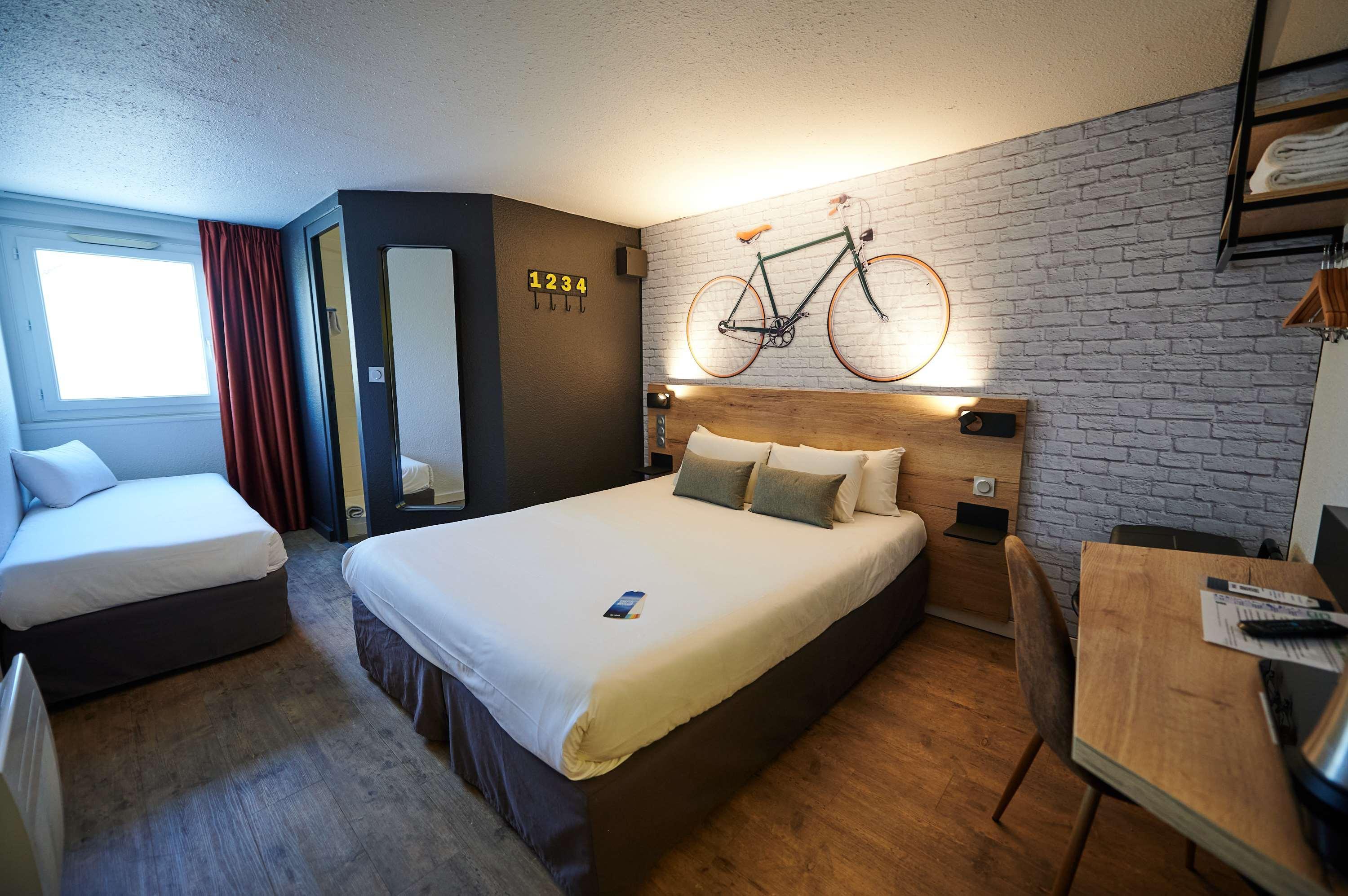 Kyriad Hotel Laval Laval  Exterior photo